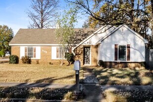 2106 Charles Bryan Rd in Memphis, TN - Building Photo