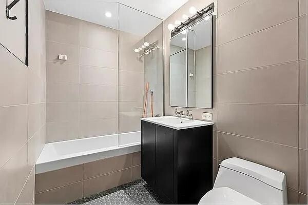 540 W 28th St in New York, NY - Building Photo - Building Photo