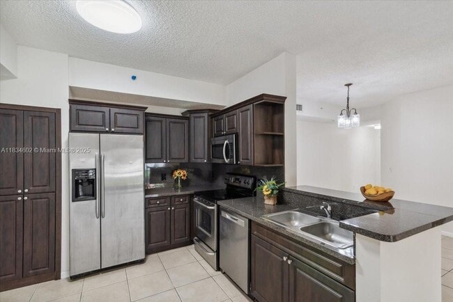 6952 SW 39th St, Unit C105