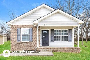 242 N Blakemore Ave in Gallatin, TN - Building Photo