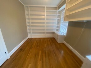 210 1/2 Saluda Ave in Columbia, SC - Building Photo - Building Photo