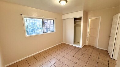 9721 Grape St, Unit C in Los Angeles, CA - Building Photo - Building Photo