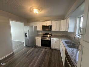 4720 Walden Pond Dr in Raleigh, NC - Foto de edificio - Building Photo