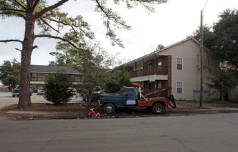 Delta Oaks Apartments in Charleston, SC - Building Photo - Building Photo