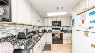 4175 S Atlantic Ave in New Smyrna Beach, FL - Building Photo - Building Photo