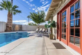 8447 E Sheridan St in Scottsdale, AZ - Building Photo - Building Photo