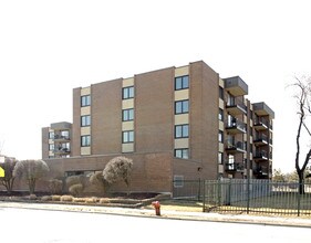 Irving Park Terrace Condominiums in Chicago, IL - Foto de edificio - Building Photo