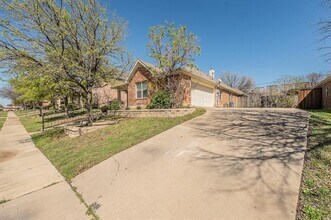 5720 Hilton Head Dr in North Richland Hills, TX - Building Photo - Building Photo