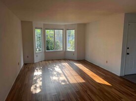 2815 E Section St in Mount Vernon, WA - Building Photo