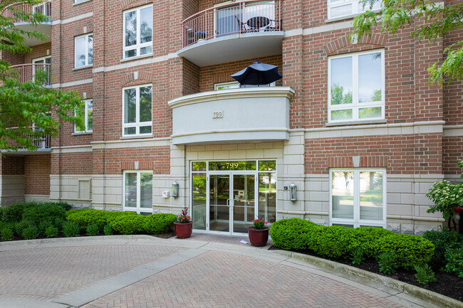 The Waterford of Des Plaines in Des Plaines, IL - Building Photo - Building Photo