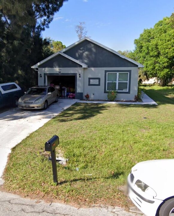 3341 Willard St in Ft. Myers, FL - Foto de edificio