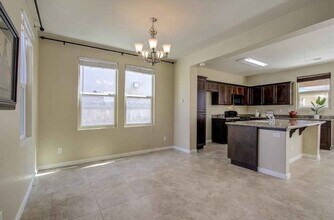 7479 E Giavanna Ave in Fresno, CA - Building Photo - Building Photo