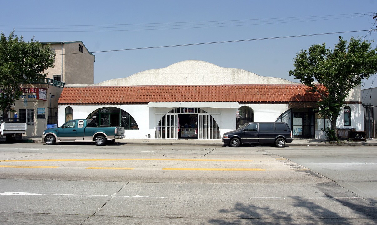 537 S Lorena St in Los Angeles, CA - Foto de edificio