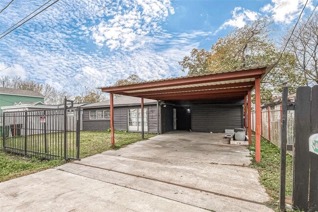 6718 Madrid St in Houston, TX - Building Photo - Building Photo