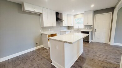 4034 Dreyfus St in Houston, TX - Building Photo - Building Photo