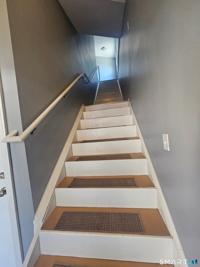 80 Pearl Harbor Cir in Bridgeport, CT - Building Photo - Building Photo