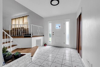 36 Community Dr in West Long Branch, NJ - Building Photo - Building Photo