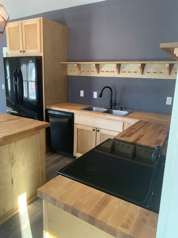 603 E 1st St in Leon, IA - Building Photo - Building Photo