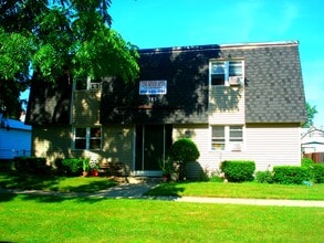 522 N River Ave, Unit #4 in Alma, MI - Building Photo - Building Photo
