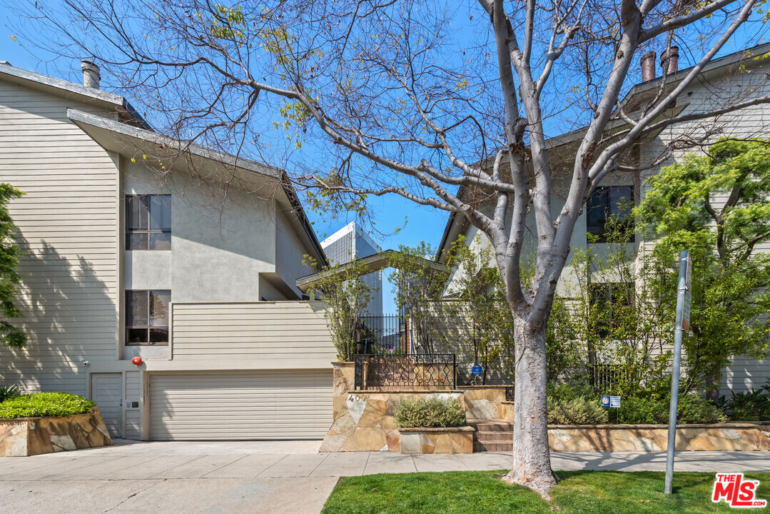 407 S Spalding Dr in Beverly Hills, CA - Building Photo