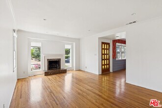 12753 Appleton Way in Los Angeles, CA - Building Photo - Building Photo