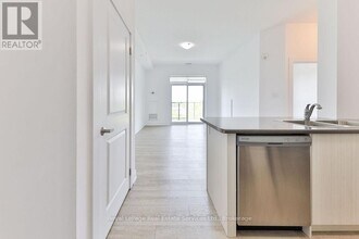 125-125 Shoreview Pl in Hamilton, ON - Building Photo - Building Photo