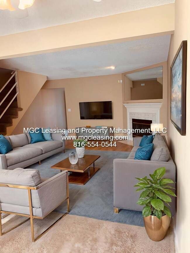 property at 1005C NE Whispering Winds Cir