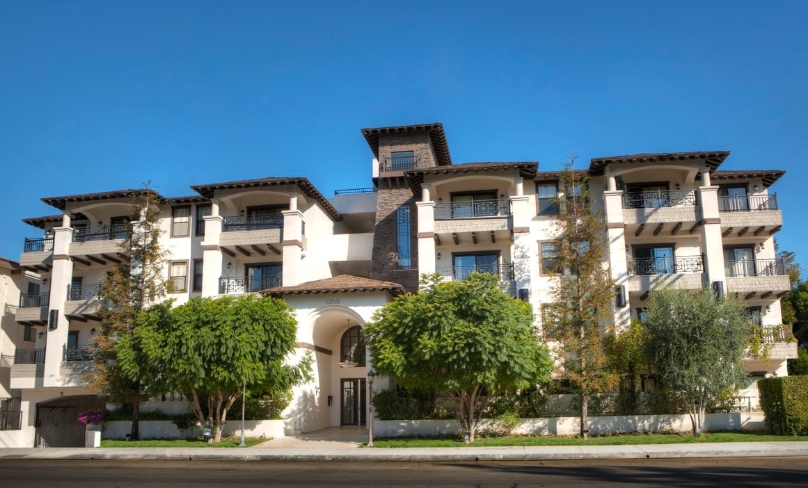 12745 Moorpark St, Unit 206 in Los Angeles, CA - Building Photo