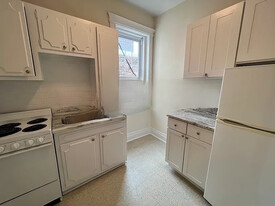 65 Park Dr, Unit 27-14 in Boston, MA - Building Photo