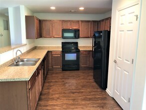 92 Roseberry Cir in Port Wentworth, GA - Building Photo - Building Photo