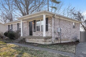 5510 Littleridge Dr in Louisville, KY - Foto de edificio - Building Photo