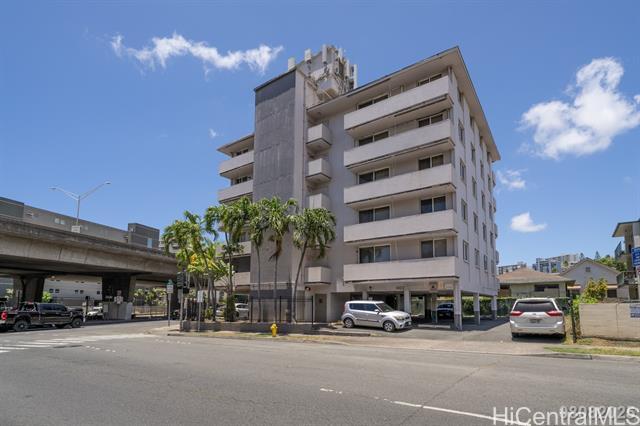 1402 Piikoi St in Honolulu, HI - Building Photo - Building Photo