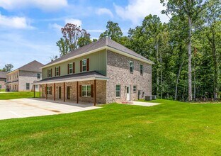 798 Shell Toomer Pkwy in Auburn, AL - Building Photo - Building Photo