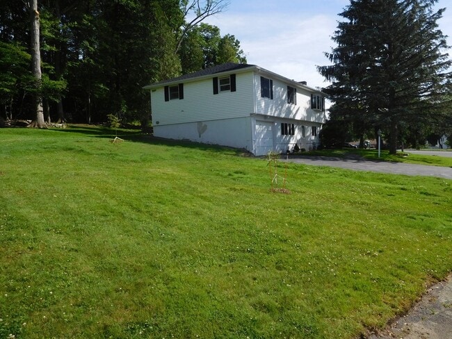 75 Ripley Ave in Marlborough, MA - Building Photo - Building Photo