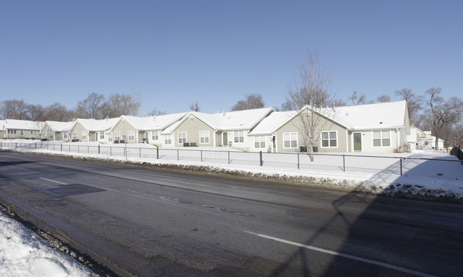 Meredith Manor Apartments in Omaha, NE - Building Photo - Building Photo