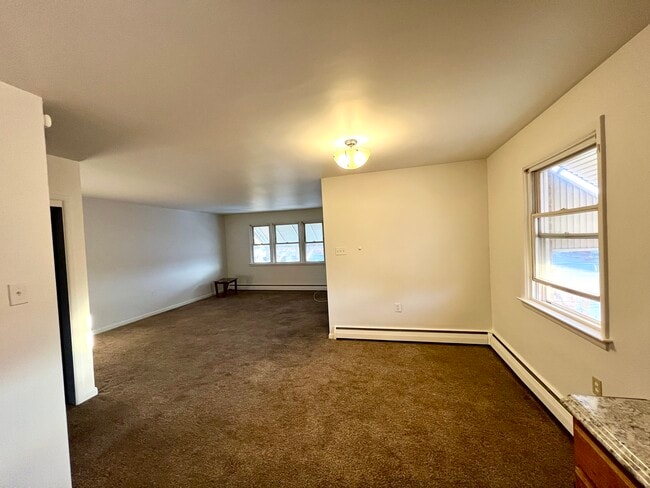 705 Bywood Ave, Unit 2nd floor