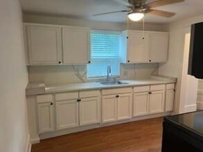 903 W Baker St in Denison, TX - Building Photo - Building Photo