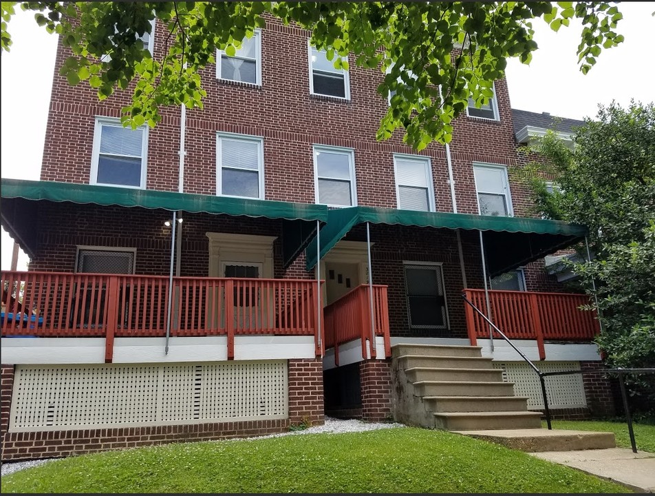 3219 N Calvert St in Baltimore, MD - Building Photo