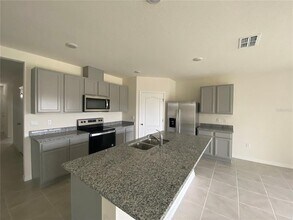 3277 Mystic Pond Lp in Lakeland, FL - Building Photo - Building Photo