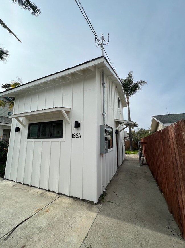 property at 185 S Santa Cruz St