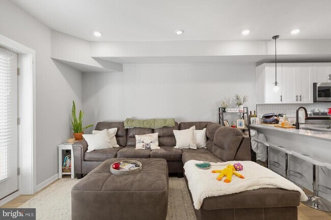 property at 919 N 15th St