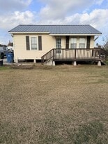 828 Bourque Rd in Lafayette, LA - Building Photo