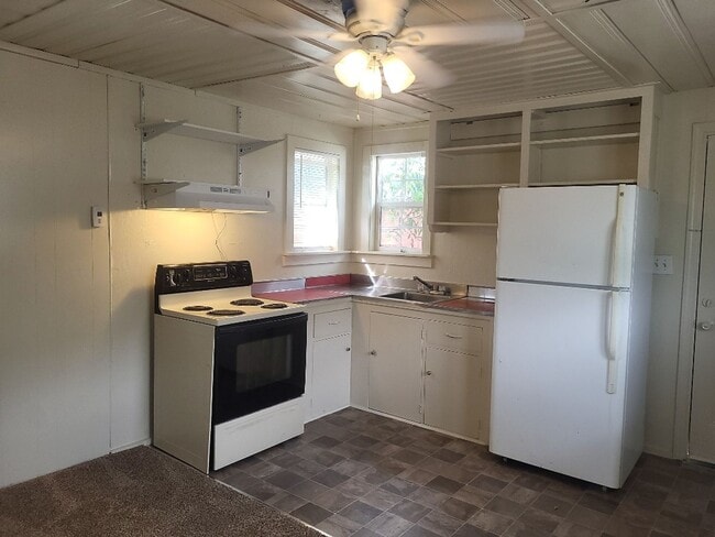921 Willow St in Reno, NV - Building Photo - Building Photo