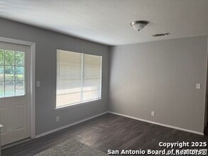 7822 Mountain Forest Dr in San Antonio, TX - Building Photo - Building Photo