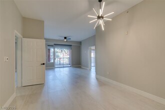 63 E Agate Ave in Las Vegas, NV - Building Photo - Building Photo