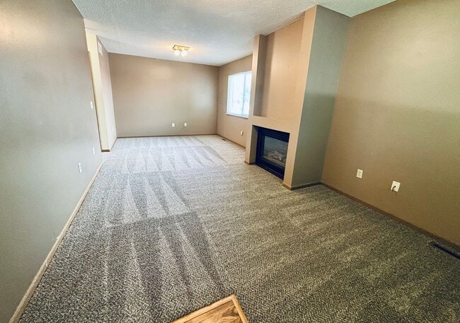 925 Bluemont Ave in Manhattan, KS - Building Photo - Building Photo