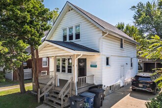 804 McKinley Ave in Ann Arbor, MI - Foto de edificio - Building Photo