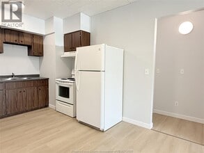 3503 Sandwich St. in Windsor, ON - Building Photo - Building Photo