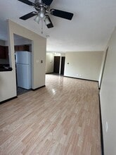 5160 Thomas Dr in Richton Park, IL - Building Photo - Building Photo