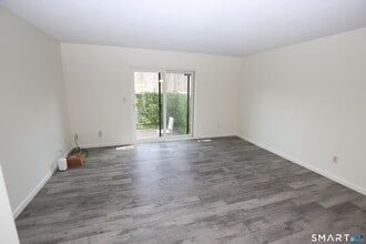 79 Webster Ct in Newington, CT - Building Photo - Building Photo